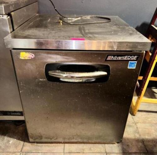 NORLAKE UNDERCOUNTER REFRIGERATOR