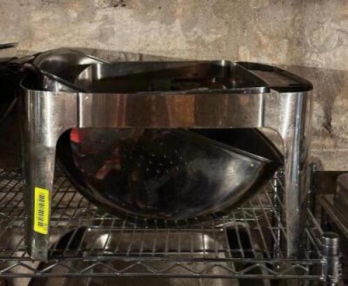 CHAFING DISH