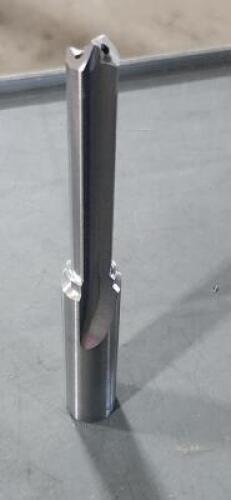 DESCRIPTION: (1)&nbsp;SOLID CARBIDE STRAIGHT FLUTE REGRIND DRILLBRAND/MODEL: FULLERTONQTY: 1