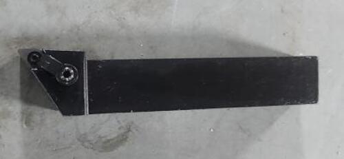 DESCRIPTION: (1) LH TURNINGTOOLHOLDER BRAND/MODEL: SECO MDJNL-16-3D SIZE: 1" SQ SHANK 0.240" MCD RETAIL$: $179.98 QTY: 1