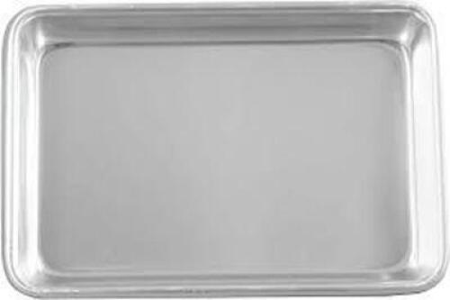 DESCRIPTION: (1) CASE OF (4) METAL SERVING TRAYS SIZE: 10.6X5.9X6.7 RETAIL$: $18.96 EA QTY: 1