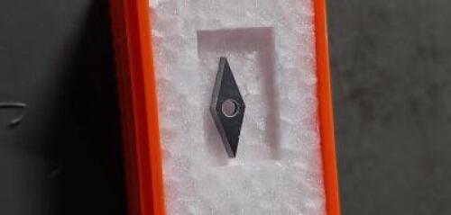 DESCRIPTION: (3) PCD TURNING INSERTS BRAND/MODEL: HERTEL HTVCMX221 RETAIL$: $203.50 QTY: 3
