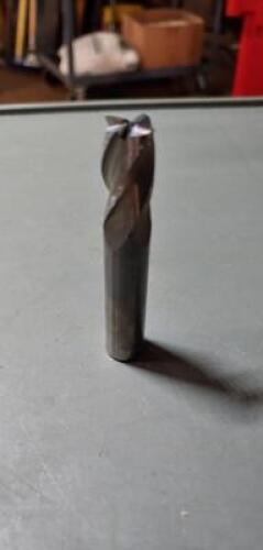 DESCRIPTION: (5) CARBIDE REGRINDE SQ END MILL BRAND/MODEL: FULLERTON 32019 QTY: 5