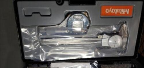 DESCRIPTION: (1) SET CALIPER AND MICROMETER WITH CASE BRAND/MODEL: MITUTOYO RETAIL$: $679.80 QTY: 1