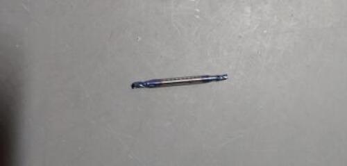 DESCRIPTION: (10) OSG SOLID CARBIDE DOUBLE END MILL BRAND/MODEL: OSG/423-093811 SIZE: 3/32" RETAIL$: $180.00 QTY: 10
