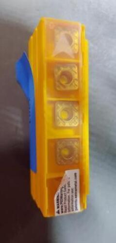 DESCRIPTION: (15) CARBIDE MLLING INSERTS BRAND/MODEL: KENNAMETAL SDHT1204AETN42 RETAIL$: $404.69 QTY: 15