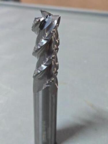 DESCRIPTION: (1) DIAMOND BACK ROUGHING END MIL BRAND/MODEL: DESTINY TOOL DR34026R030 SIZE: 5/8" DIA 1-5/8" LOC .030 RAD RETAIL$: $166.43 QTY: 1