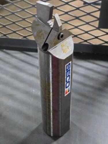DESCRIPTION: (1) INTERNAL GROOVING TOOL HOLDER BRAND/MODEL: SECO NG-61S99-C115026 RETAIL$: $210.75 QTY: 1