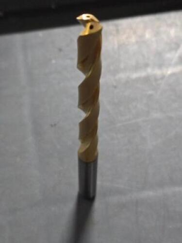 DESCRIPTION: (2) CARBIDE TAPER LENGTH DRILL BITS BRAND/MODEL: KENNAMETAL 4101775 SIZE: 7.50mm DIA RETAIL$: $689.38 QTY: 2