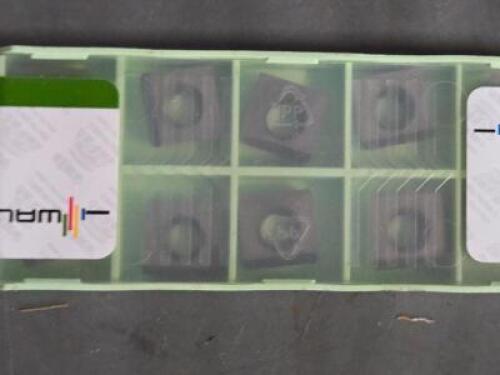 DESCRIPTION: (20) CARBIDE MILLING INSERTS BRAND/MODEL: WALTER P8SC-400005 QTY: 20