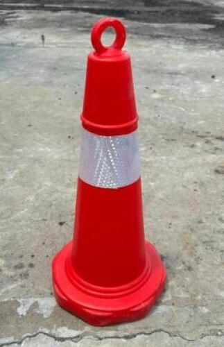DESCRIPTION: (20) SMALL PLASTIC TRAFFIC CONES QTY: 20