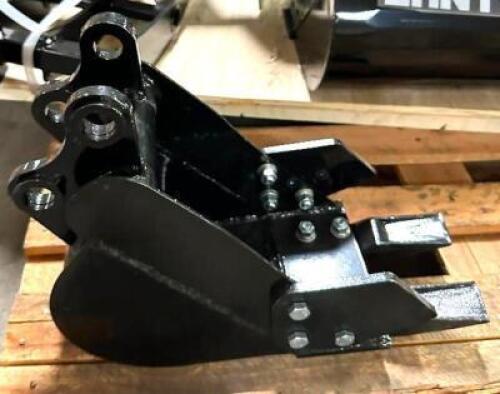 DESCRIPTION: 200MM EXCAVATOR BUCKET ATTACHMENT BRAND/MODEL: LANTY INFORMATION: 25MM PIN RETAIL$: $150.00 QTY: 1