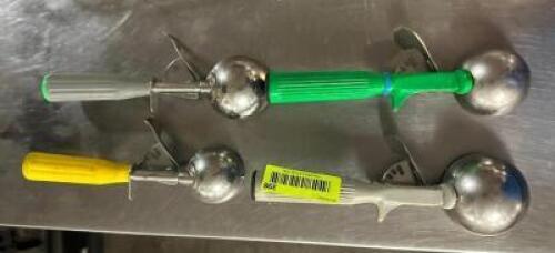 (4) ASSORTED DISHERS