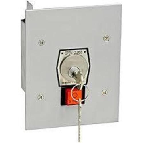 DESCRIPTION: (1) TAMPERPROOF OPEN-CLOSE KEY SWITCH WITH STOP BUTTON BRAND/MODEL: MMTC #46186937 RETAIL$: $104.05 EA QTY: 1