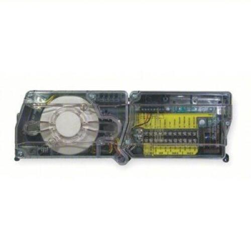 DESCRIPTION: (1) PHOTOELECTRIC DUCT SMOKE DETECTOR BRAND/MODEL: SYSTEM SENSOR #2GWK9 INFORMATION: MUST ORDER HEAD SEPARATELY SIZE: UNIVERSAL, 2 1/2 IN