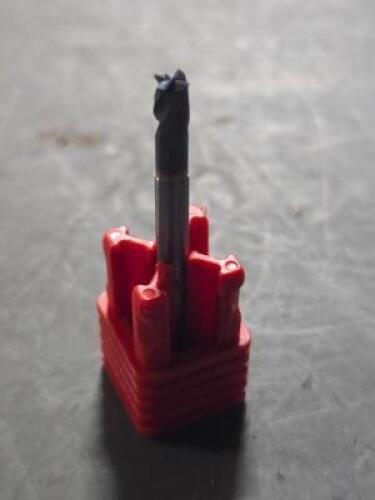 DESCRIPTION: (5) CARBIDE SQ END MIL BRAND/MODEL: MITGI R03-735 SIZE: .125" DIA QTY: 5
