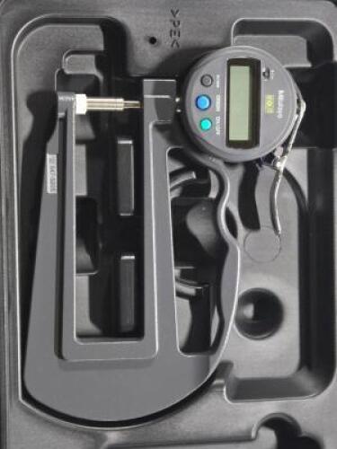 DESCRIPTION: (1) ELECTRONIC THICKNESS GAGE BRAND/MODEL: MITUTOYO 06440416 SIZE: 0-12mm RETAIL$: $359.00 QTY: 1