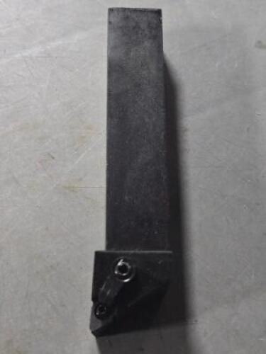 DESCRIPTION: (1) LH TURNINGTOOLHOLDER BRAND/MODEL: SECO MDJNL-16-3D SIZE: 1" SQ SHANK 0.240" MCD RETAIL$: $179.98 QTY: 1