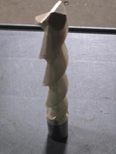 DESCRIPTION: (1) CARBIDE SQ END MILL BRAND/MODEL: ACCUPRO 78088655 SIZE: 1" DIA 5-1/2" LOC RETAIL$: $527.96 QTY: 1