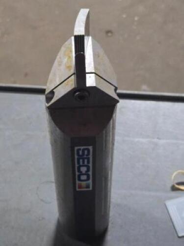 DESCRIPTION: (1) INTERNAL GROOVING TOOL HOLDER BRAND/MODEL: SECO NG-61S99-C115026 RETAIL$: $210.75 QTY: 1