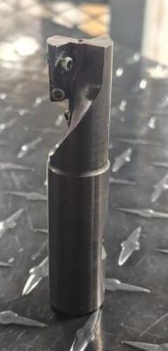 DESCRIPTION: (1) APK INDEXABLE END MIILL BRAND/MODEL: ISCAR APK D.75-1.12-W 75FE RETAIL$: $325.89 SIZE: 3/4" DIAM QTY: 1