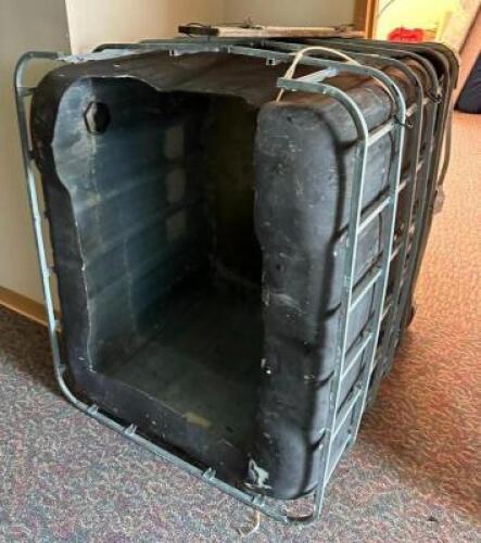 PALLET ACCESSIBLE WATER CONTAINER