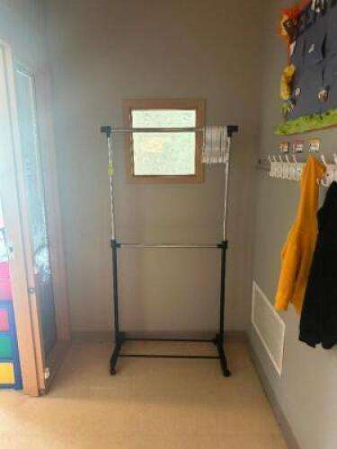 GARMENT RACK