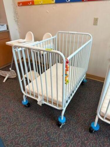 ROLLING CRIB