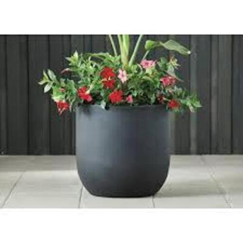 DESCRIPTION: (2) OUTDOOR PLANTER BRAND/MODEL: BETTER HOMES AND GARDEN INFORMATION: BLACK SIZE: 16" RETAIL$: $19.97 EA QTY: 2