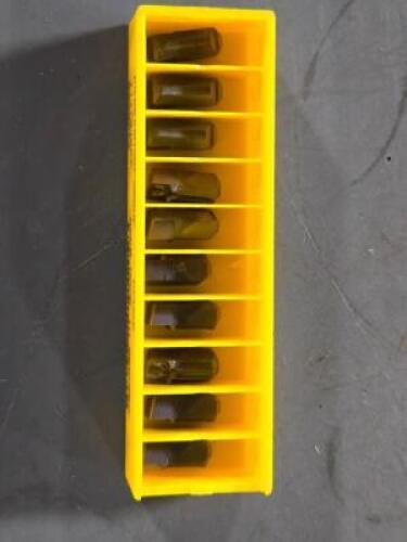 DESCRIPTION: (10) CARBIDE GROOVING INSERTS BRAND/MODEL: KENNAMETAL EG0600M06P08GUP RETAIL$: $236.10 QTY: 10
