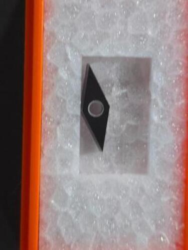DESCRIPTION: (4) PCD TURNING INSERTS BRAND/MODEL: HERTEL HTVCMX221 RETAIL$: $162.60 QTY: 4