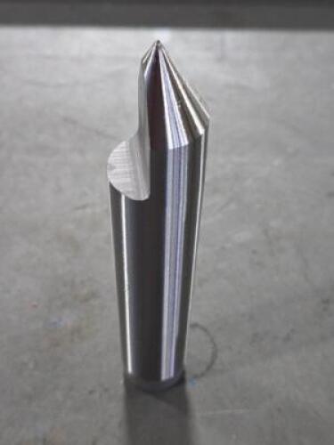 DESCRIPTION: (1) DEAD CENTER BRAND/MODEL: BISON 7-540-003 SIZE: MT3 SHANK HALF CENTER RETAIL$: $36.05 QTY: 1