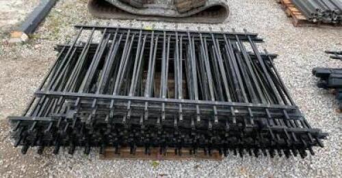 DESCRIPTION: PALLET OF METAL FENCING INFORMATION: POSTS AND GATE PICTURED SEPARATELY - SEE ADDITIONAL PHOTOS QTY: 1