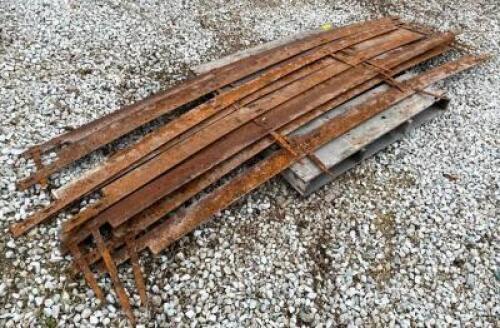 DESCRIPTION: PALLET OF ASSORTED METAL LANSCAPING BARRIERS QTY: 1