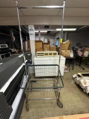 GARMENT RACK