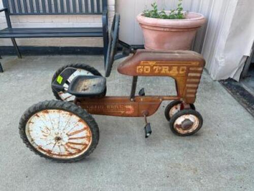 VINTAGE GO TRAC PEDAL TRACTOR