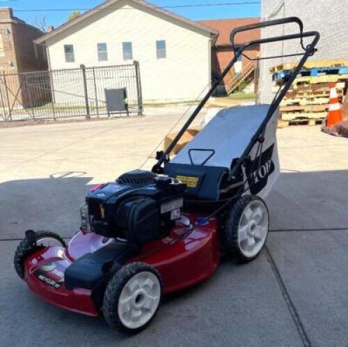 (TESTED AND WORKING) - VERY CLEAN - TORO Recycler 22 in. Briggs & Stratton High Wheel Variable Speed Gas Walk Behind Self Propelled Lawn Mower with Ba