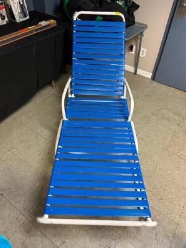 POOL LOUNGE CHAIR