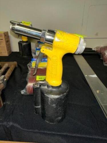 AIR RIVETER
