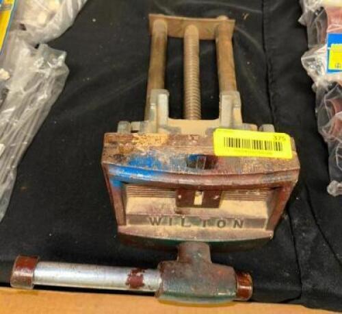 BENCH VISE