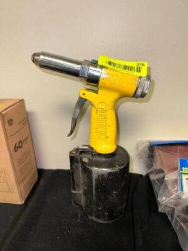 AIR RIVETER