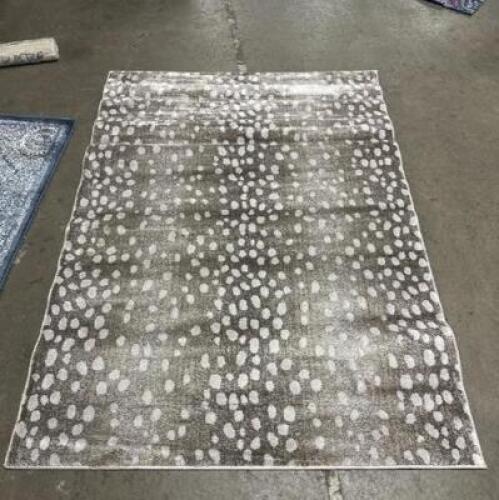 AREA RUG