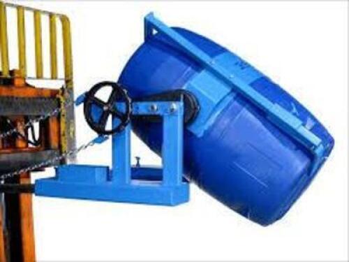 DESCRIPTION: (1) FORKLIFT DRUM LIFTERBRAND/MODEL: MORSE #285ASIZE: 800 LB CAPACITYRETAIL$: $1099.00 EAQTY: 1