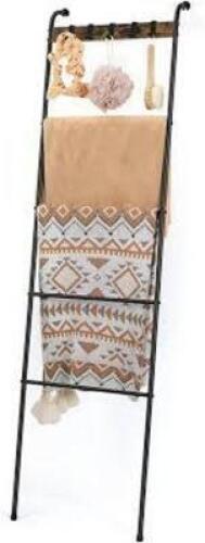 DESCRIPTION: (1) FARMHOUSE WALL MOUNTED BLANKET LADDER RACK BRAND/MODEL: OUMILEN #LT-BFE182-141 INFORMATION: BLACK RETAIL$: $15.57 EA QTY: 1