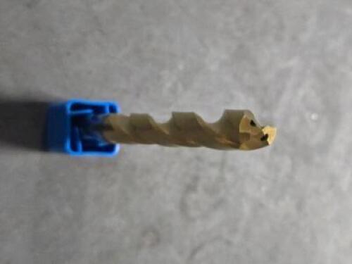 DESCRIPTION: (1) CARBIDE THRU COOLANT DRILL BIT BRAND/MODEL: SECO SD207A-9.75-62-10R1 SIZE: 9.75mm DIA RETAIL$: $321.25 QTY: 1