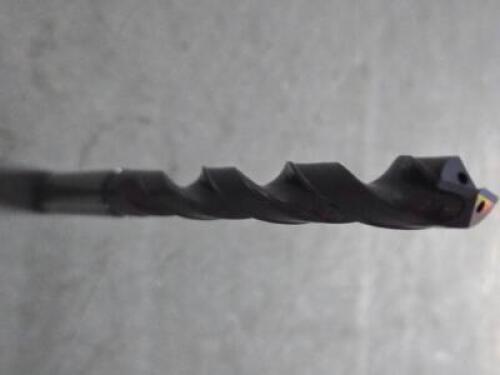 DESCRIPTION: (4) SOLID CARBIDE TAPER LENGTH DRILL BIT BRAND/MODEL: ACCUPRO 61721163 SIZE: 9.5mm DIA RETAIL$: $241.12 QTY: 4