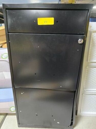 DESCRIPTION: (1) FILE CABINETINFORMATION: BLACKSIZE:&nbsp; APPROX 14 1/4" X 18" X 27 1/4"QTY: 1