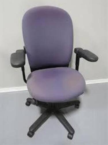 DESCRIPTION: (1) ROLLING OFFICE CHAIR INFORMATION: CUSHION, BLUE RETAIL$: $135.00 EA QTY: 1