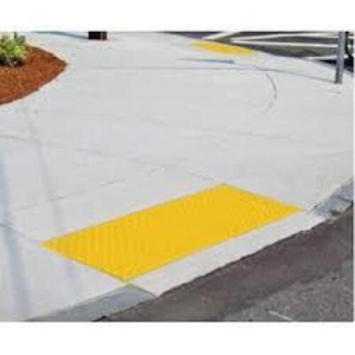 DESCRIPTION: (1) TACTILE DETECTABLE WARNING SYSTEM BRAND/MODEL: SAFETY STEP INFORMATION: YELLOW SIZE: 3' X 5' RETAIL$: $291.99 EA QTY: 1