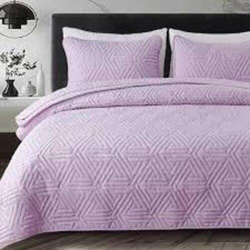 DESCRIPTION: (1) QUILT SET BRAND/MODEL: WHALE FLOTILLA INFORMATION: LAVENDER PURPLE SIZE: KING SIZE RETAIL$: $38.99 EA QTY: 1
